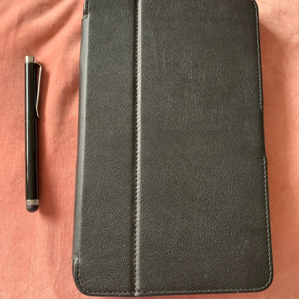 Verizon Ellipsis tablet with stylus and case